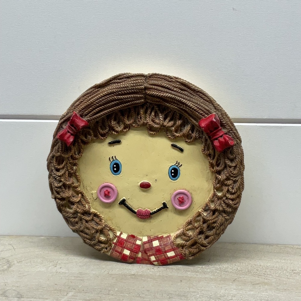 Vintage Style Rag Doll Face Wall Plaque Resin 3D Relief Gingham Red Brown 5.5in